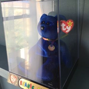 CLUBBY the ear tag says 1998, Beanie baby